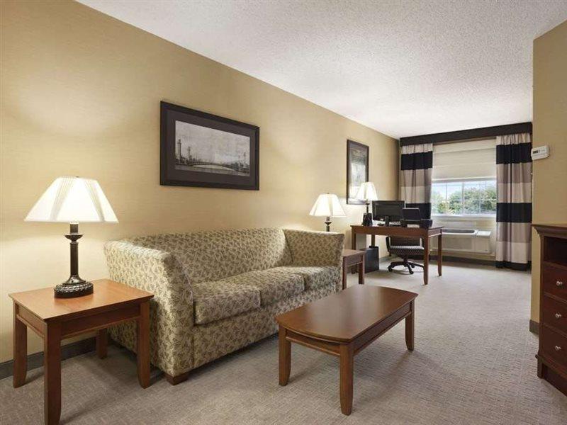 Hotel Ramada By Wyndham Del Rio Extérieur photo