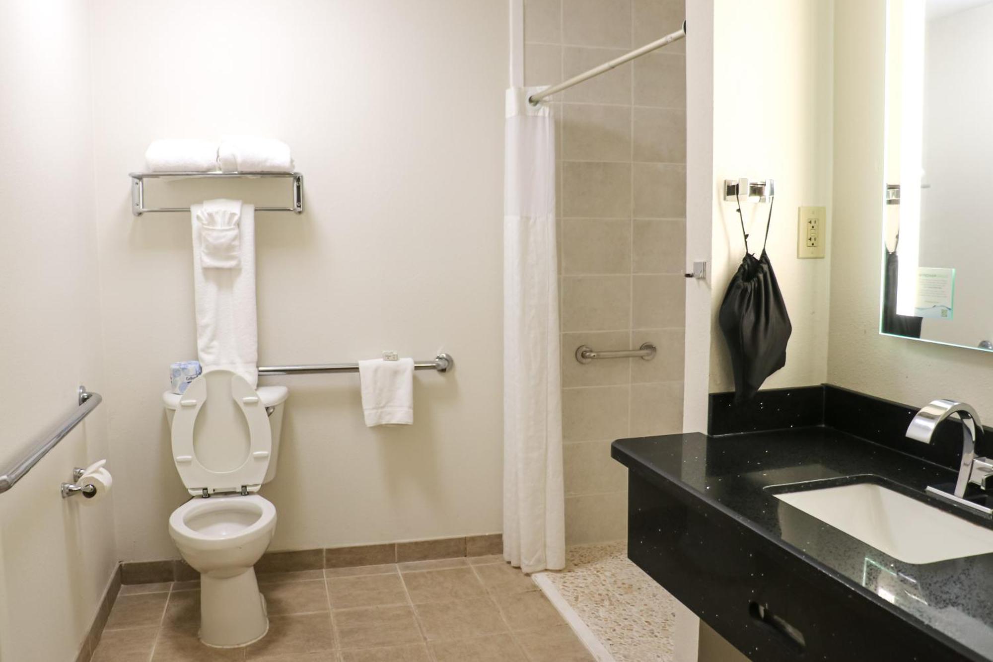 Hotel Ramada By Wyndham Del Rio Extérieur photo