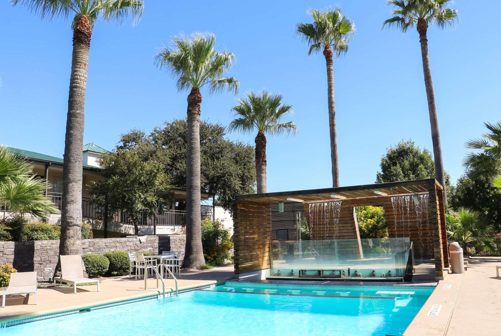 Hotel Ramada By Wyndham Del Rio Extérieur photo